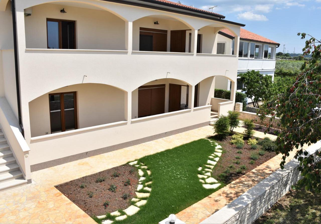 Apartmani Diana Novigrad Istria Exteriér fotografie
