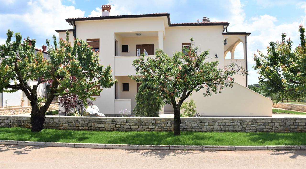 Apartmani Diana Novigrad Istria Exteriér fotografie