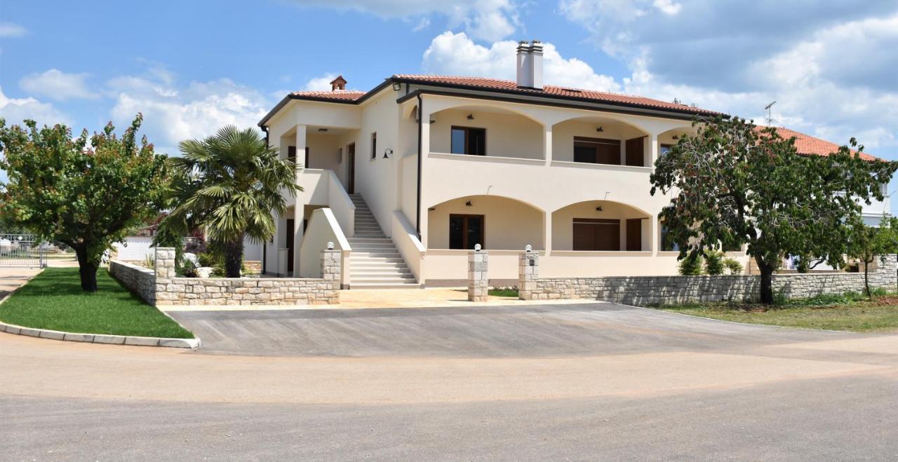 Apartmani Diana Novigrad Istria Exteriér fotografie